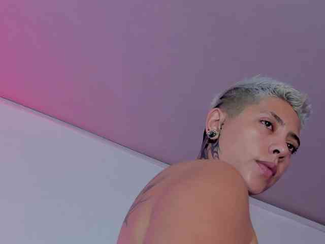 Aleja1214 bongacams live cam model
