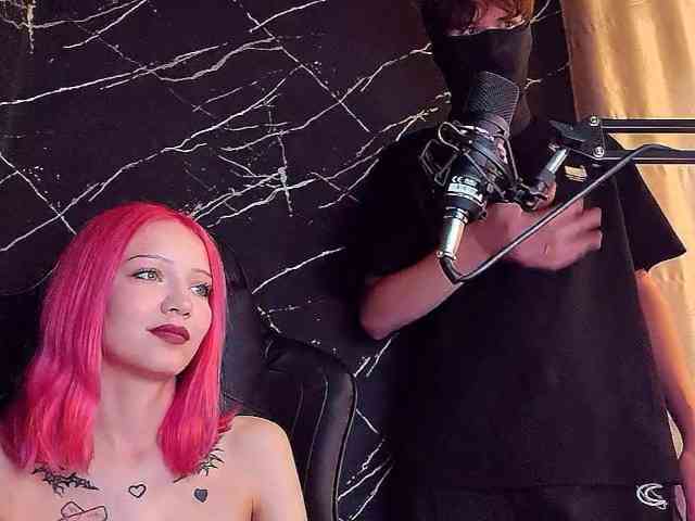 Molodaya bongacams live cam model