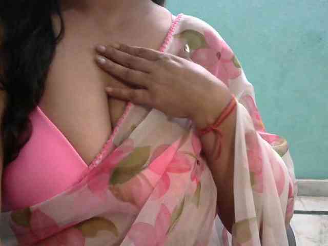 HOTRASHMIKA bongacams live cam model