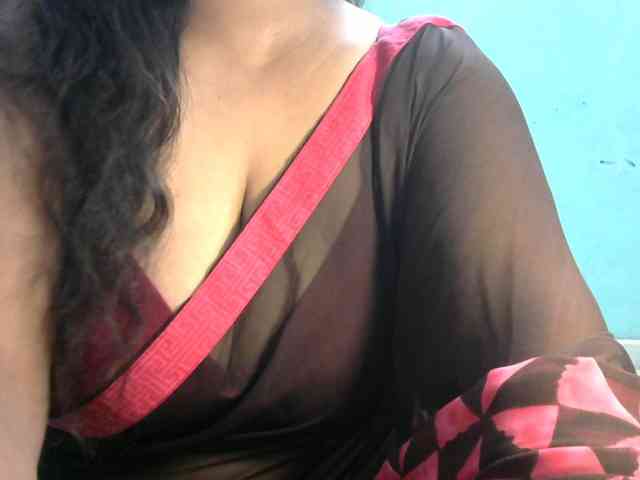HOTRASHMIKA bongacams live cam model