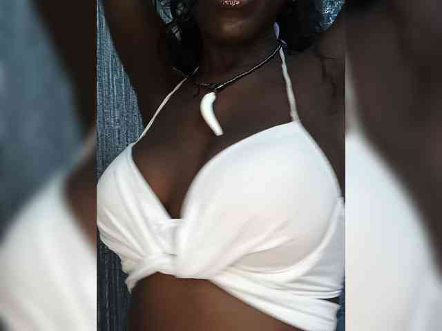 Keysha117 bongacams live cam model