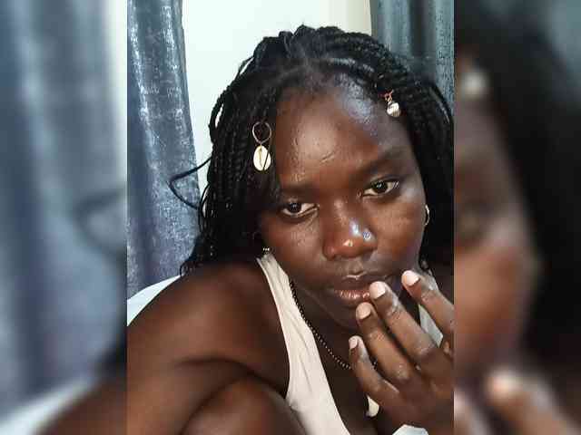 Keysha117 bongacams live cam model