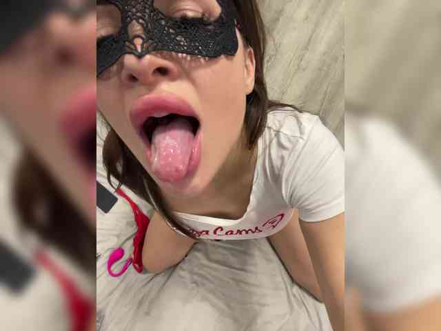 Zorrka bongacams live cam model