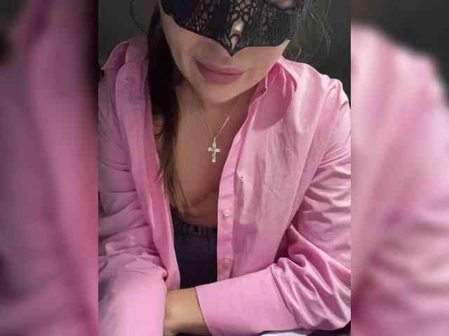 Zorrka bongacams live cam model
