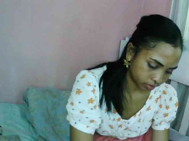 Ashlii bongacams live cam model