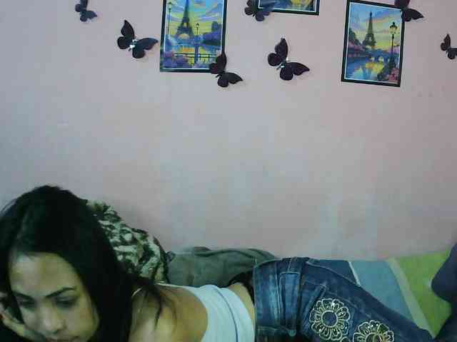 Ashlii bongacams live cam model