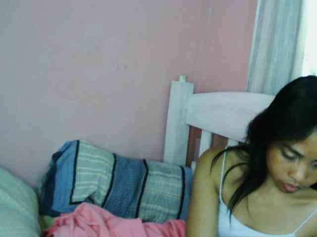 Ashlii bongacams live cam model