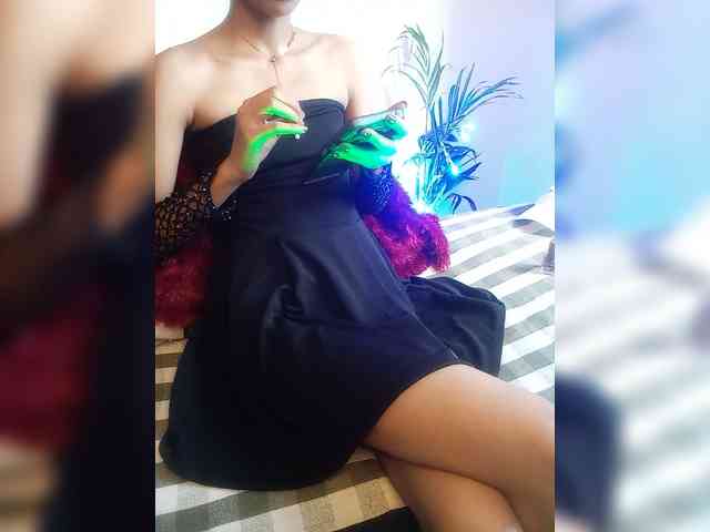 19Nisha bongacams live cam model