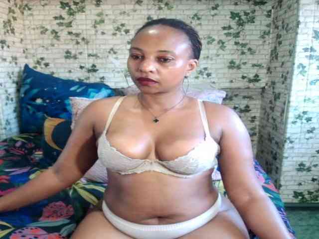 Ebonyseduction00 bongacams live cam model