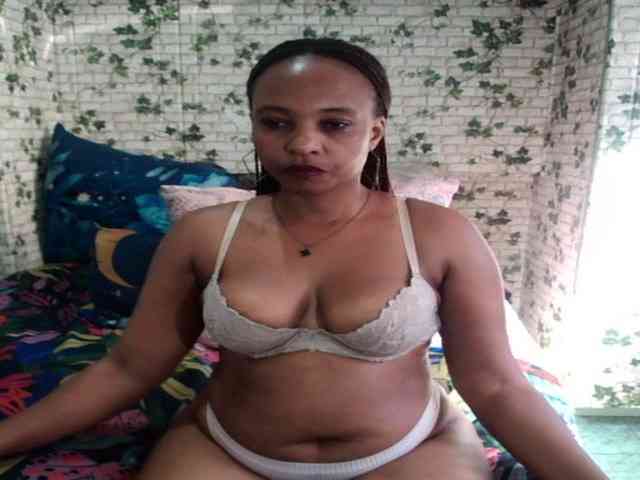 Ebonyseduction00 bongacams live cam model