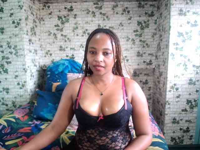 Ebonyseduction00 bongacams live cam model
