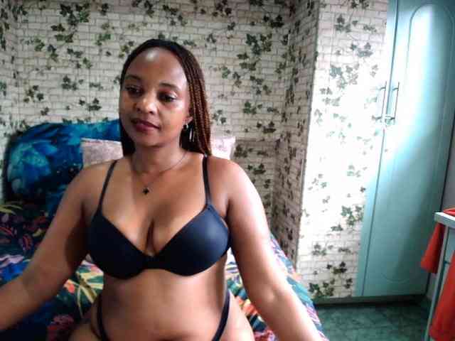 Ebonyseduction00 bongacams live cam model