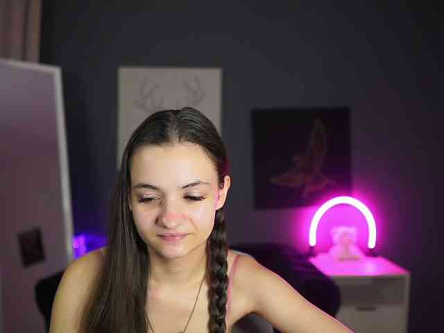 Zoenica bongacams live cam model