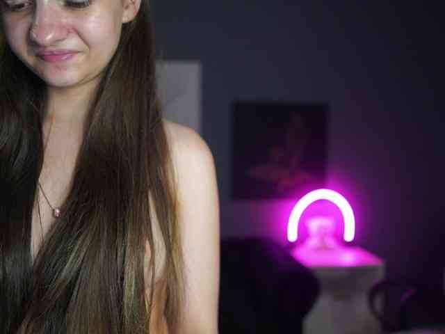Zoenica bongacams live cam model