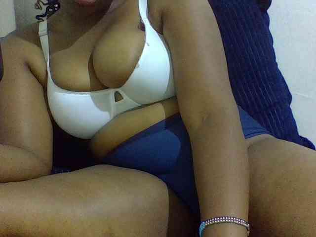 queenT bongacams live cam model