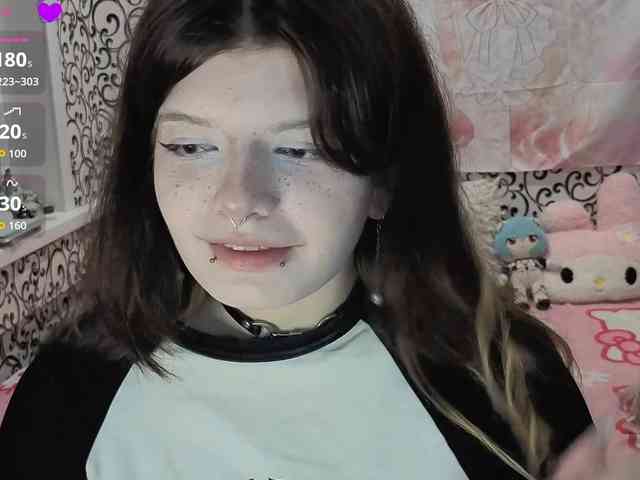 FrirenLovv bongacams live cam model