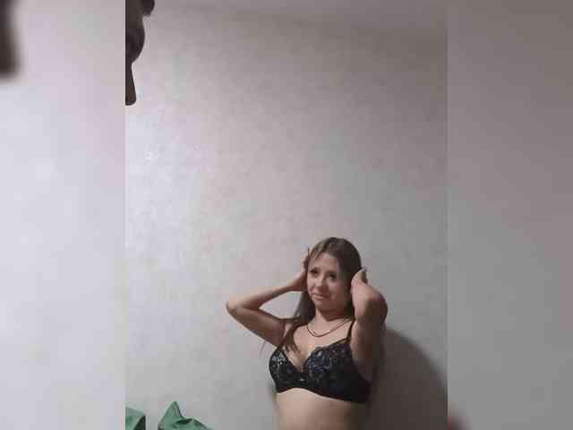 LOVELYTWINS bongacams live cam model