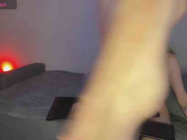Mark-Nika bongacams live cam model