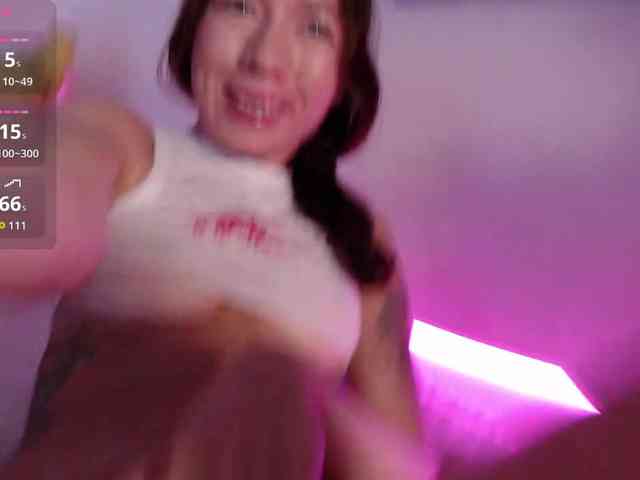 christinemilles bongacams live cam model