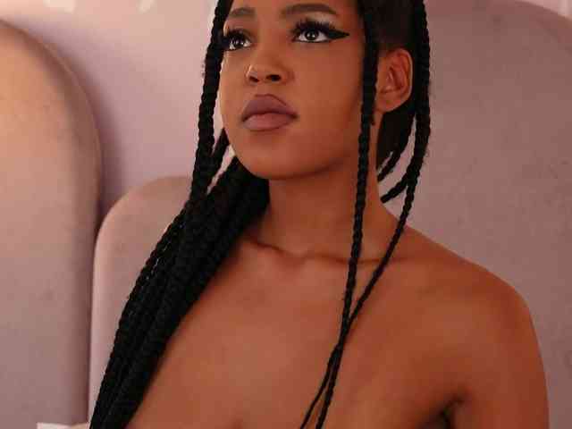 AzraKnox bongacams live cam model