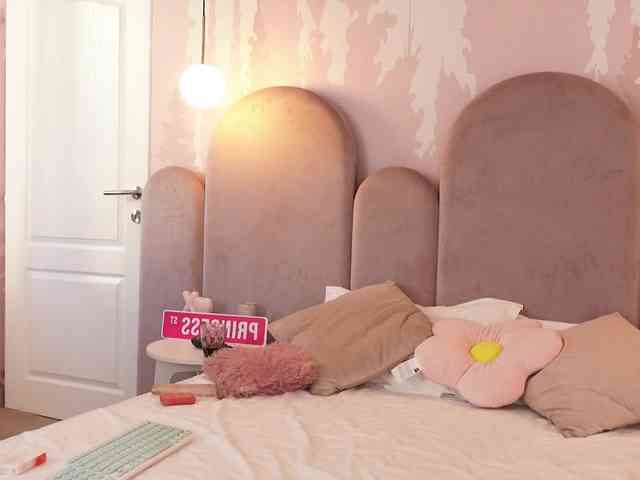 AzraKnox bongacams live cam model