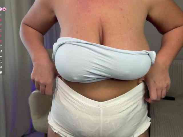 zlatpeach bongacams live cam model