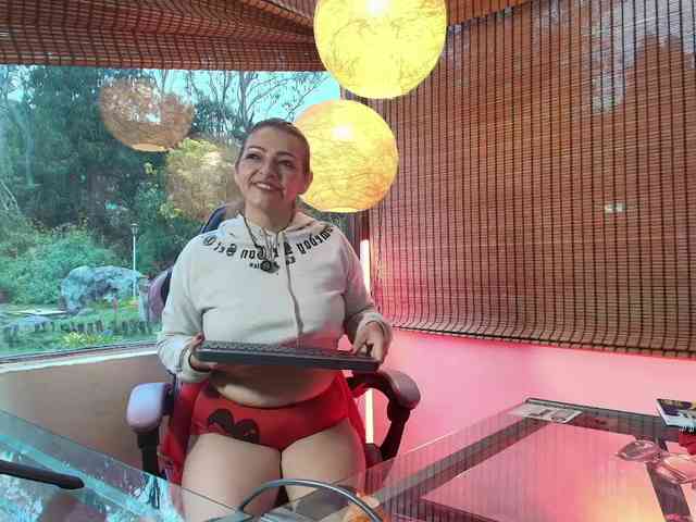 CarolMissoficial bongacams live cam model
