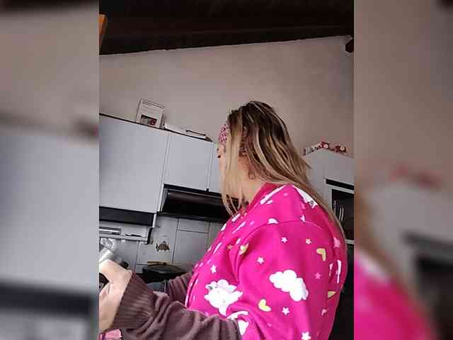 CarolMissoficial bongacams live cam model