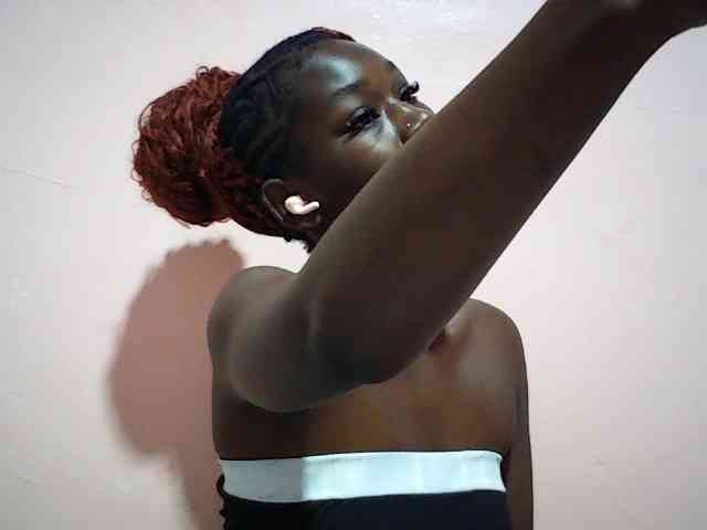 Beautyamb bongacams live cam model