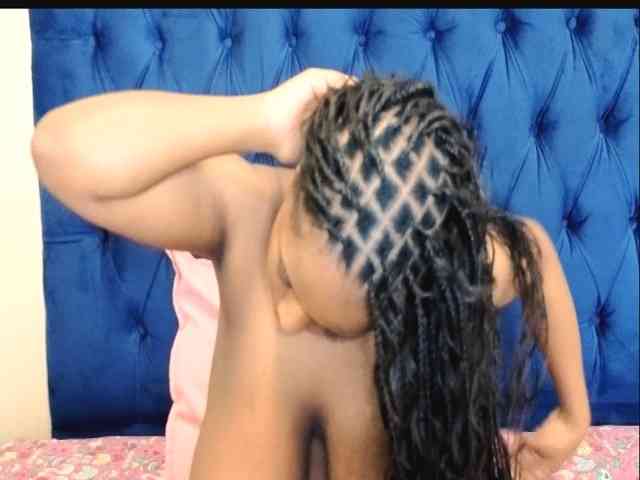 BellaBombShellX bongacams live cam model