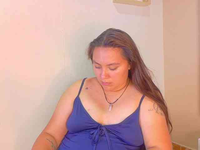 Lunaa-Bellaa bongacams live cam model