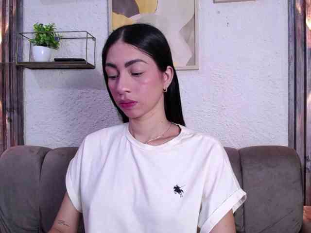 Alannah bongacams live cam model