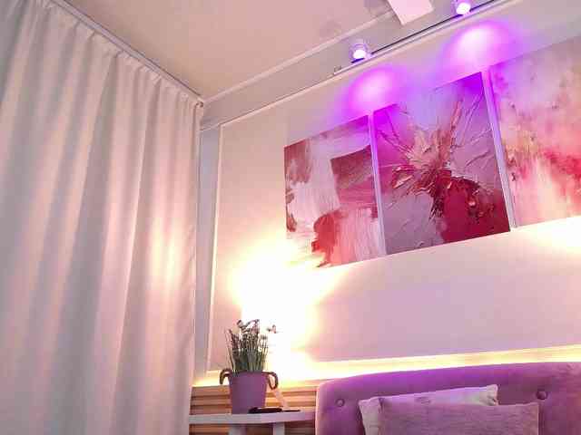 Alannah bongacams live cam model