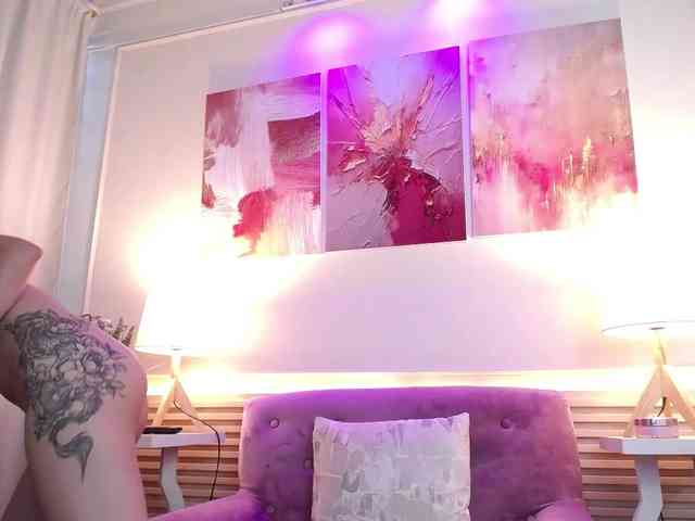 Alannah bongacams live cam model