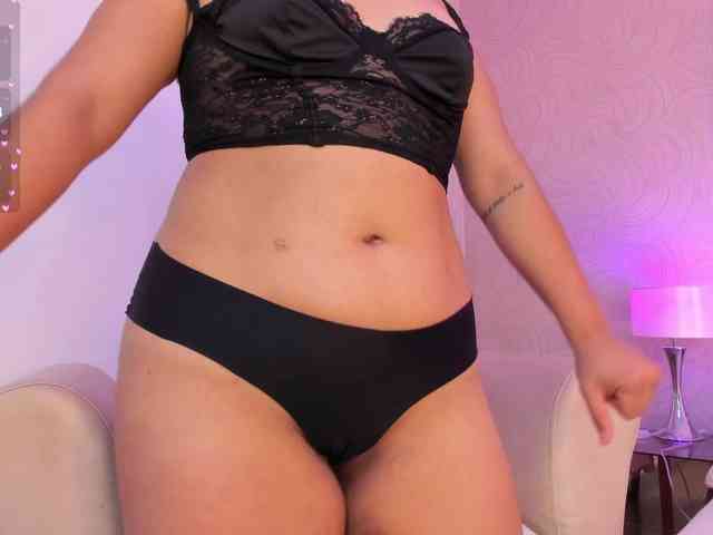 GabbyNash bongacams live cam model