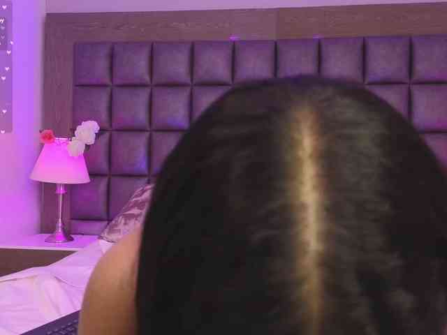 GabbyNash bongacams live cam model