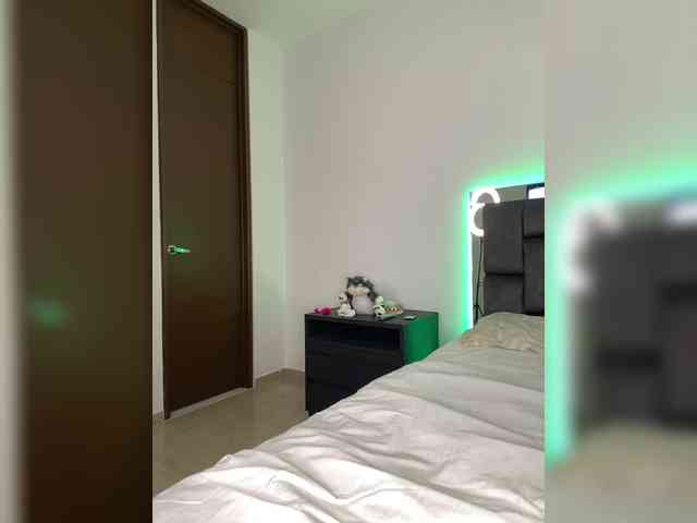 sthef-castle bongacams live cam model