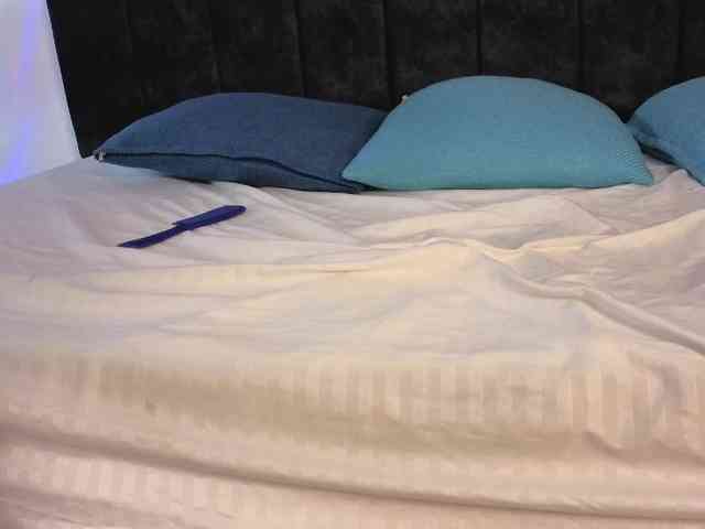 zoe-hamilton bongacams live cam model