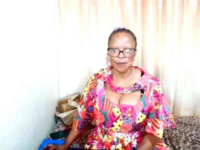 Ebonybloom69 bongacams live cam model