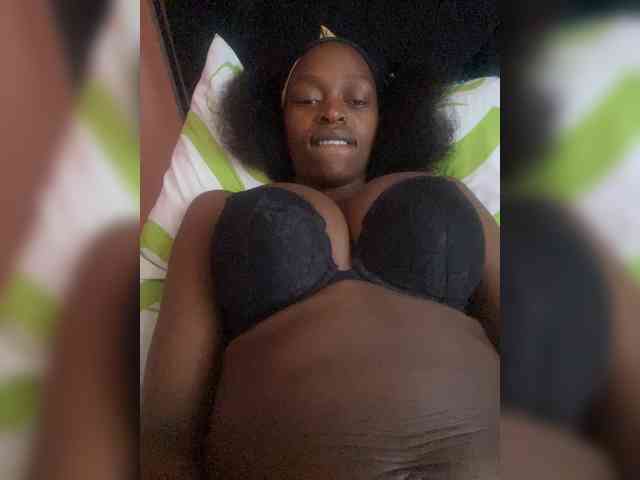 RavenBigBoobsMonroe bongacams live cam model