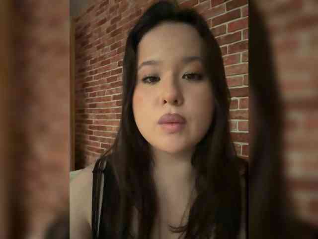 Kamillamrr bongacams live cam model