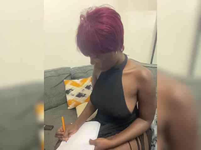 Cece3 bongacams live cam model