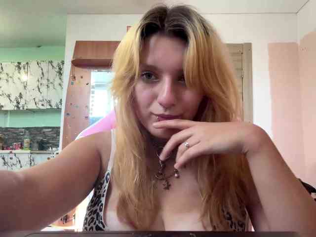 casseyronely bongacams live cam model