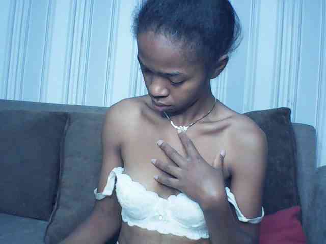 Oceanne64 bongacams live cam model