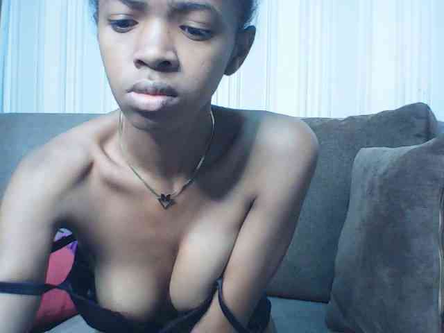 Oceanne64 bongacams live cam model