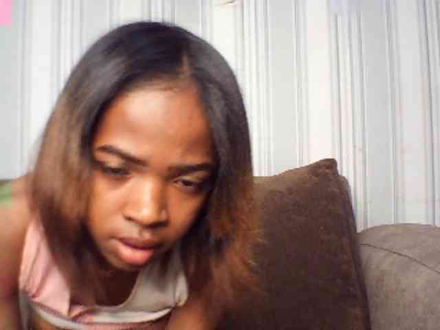 Oceanne64 bongacams live cam model