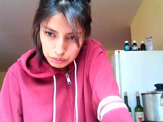 Mindy-Miaw bongacams live cam model