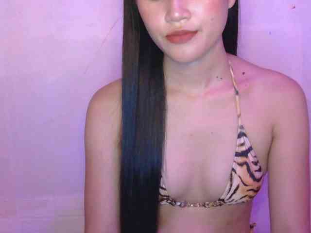 Twilights22 bongacams live cam model