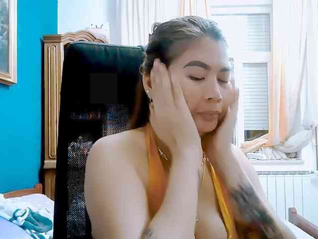 GoddessMia bongacams live cam model
