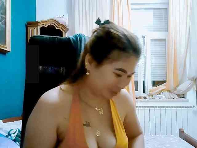 GoddessMia bongacams live cam model
